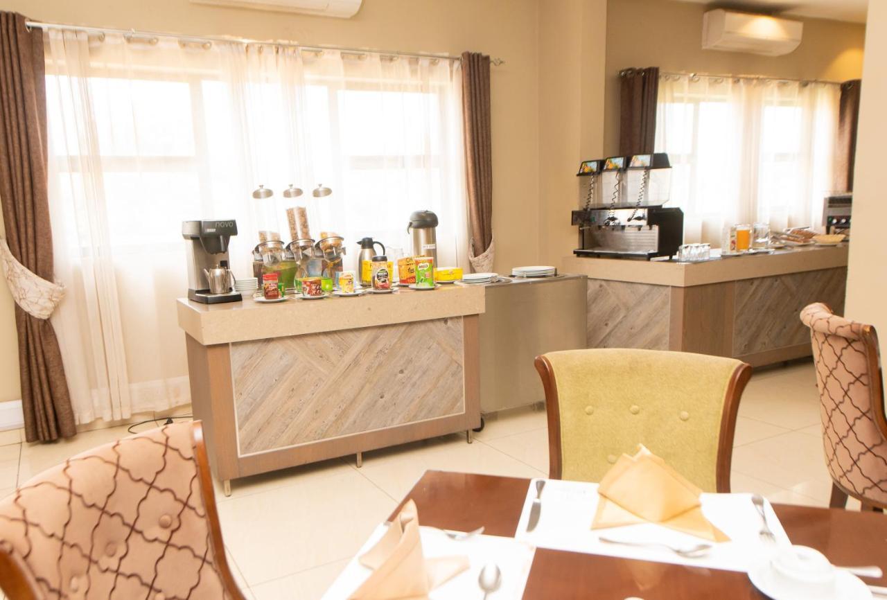 Crossroads Hotel Blantyre Buitenkant foto
