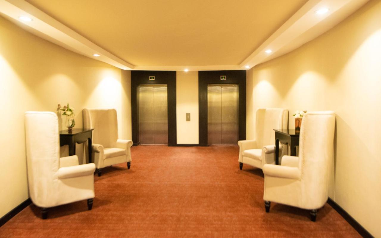 Crossroads Hotel Blantyre Buitenkant foto