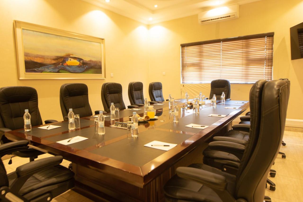 Crossroads Hotel Blantyre Buitenkant foto